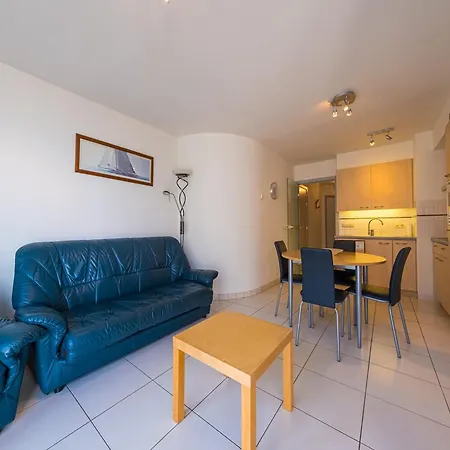 Flat Near Zeedijk With Side Sea Views, Cleaning Included Apartment *