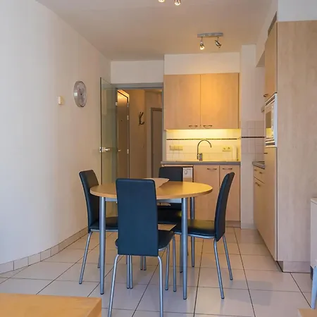 Flat Near Zeedijk With Side Sea Views, Cleaning Included Apartment