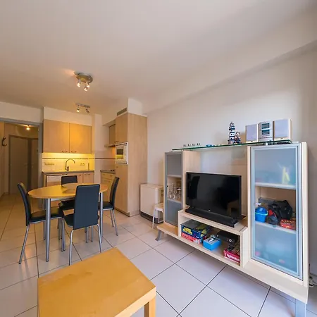 Flat Near Zeedijk With Side Sea Views, Cleaning Included * Middelkerke
