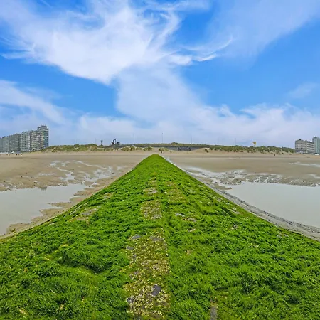 Flat Near Zeedijk With Side Sea Views, Cleaning Included * Middelkerke